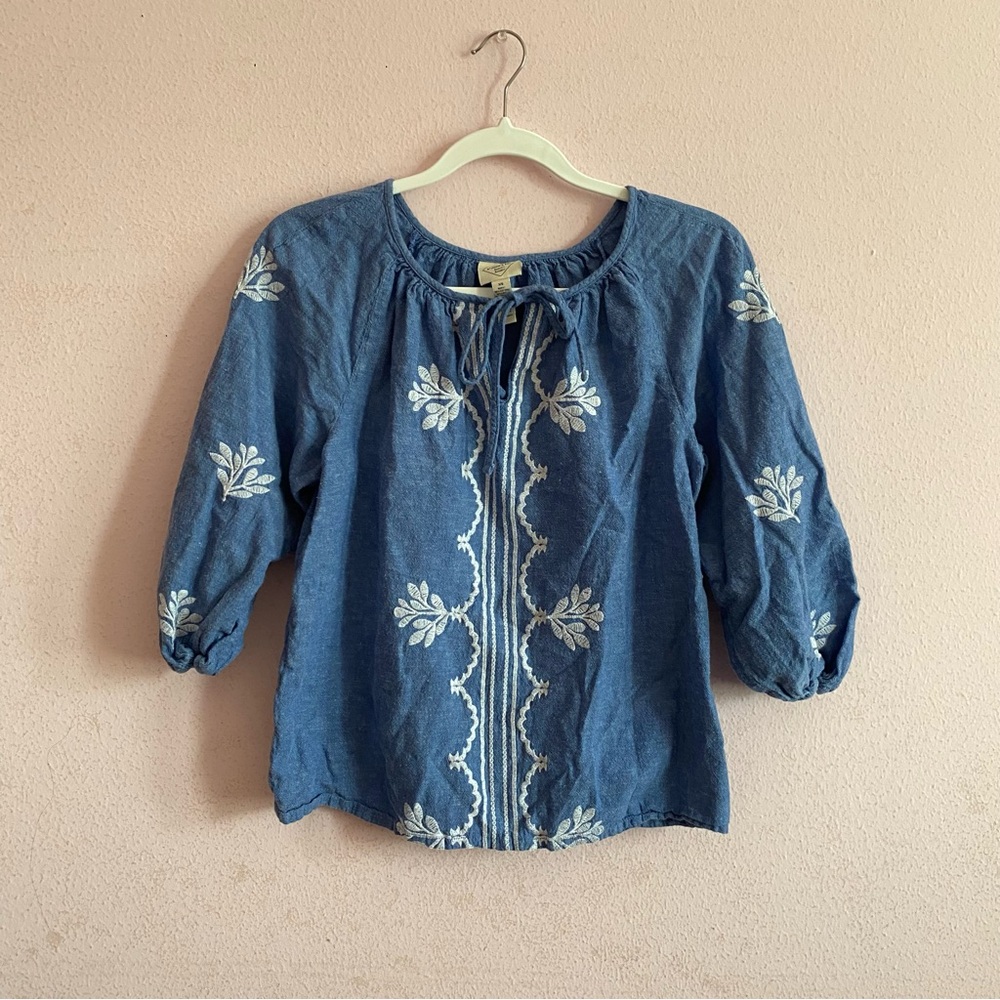St. John's Bay Keyhole Tie Embroidered Chambray Americana Quarter Sleeve Top